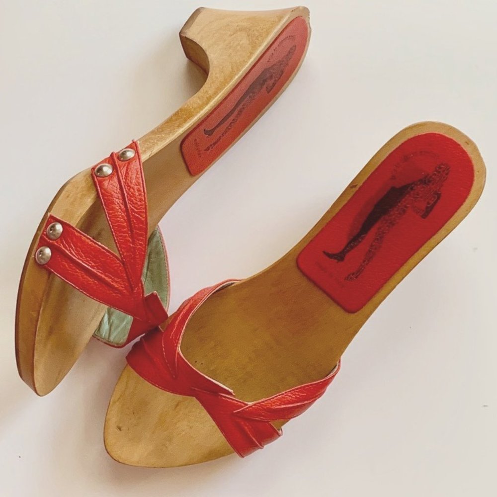 BELLE by Sigerson Morrison Slip on orange sandals